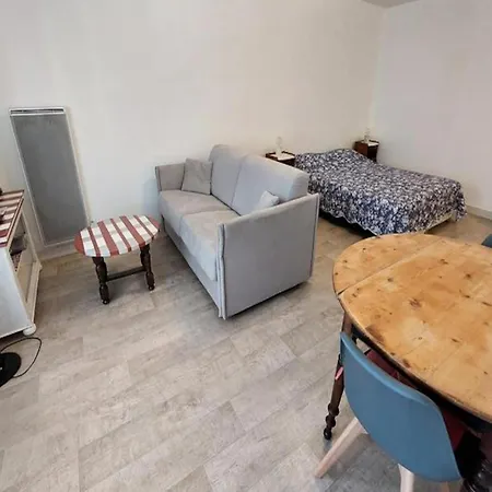 Studio For 2 People Apartment