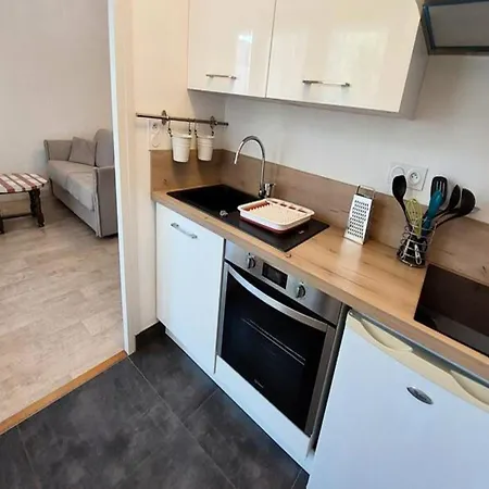 Studio For 2 People Apartment